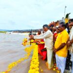 చంద్రబాబు భావోద్వేగం, వెలిగొండ ప్రాజెక్టు జాతికి అంకితం.